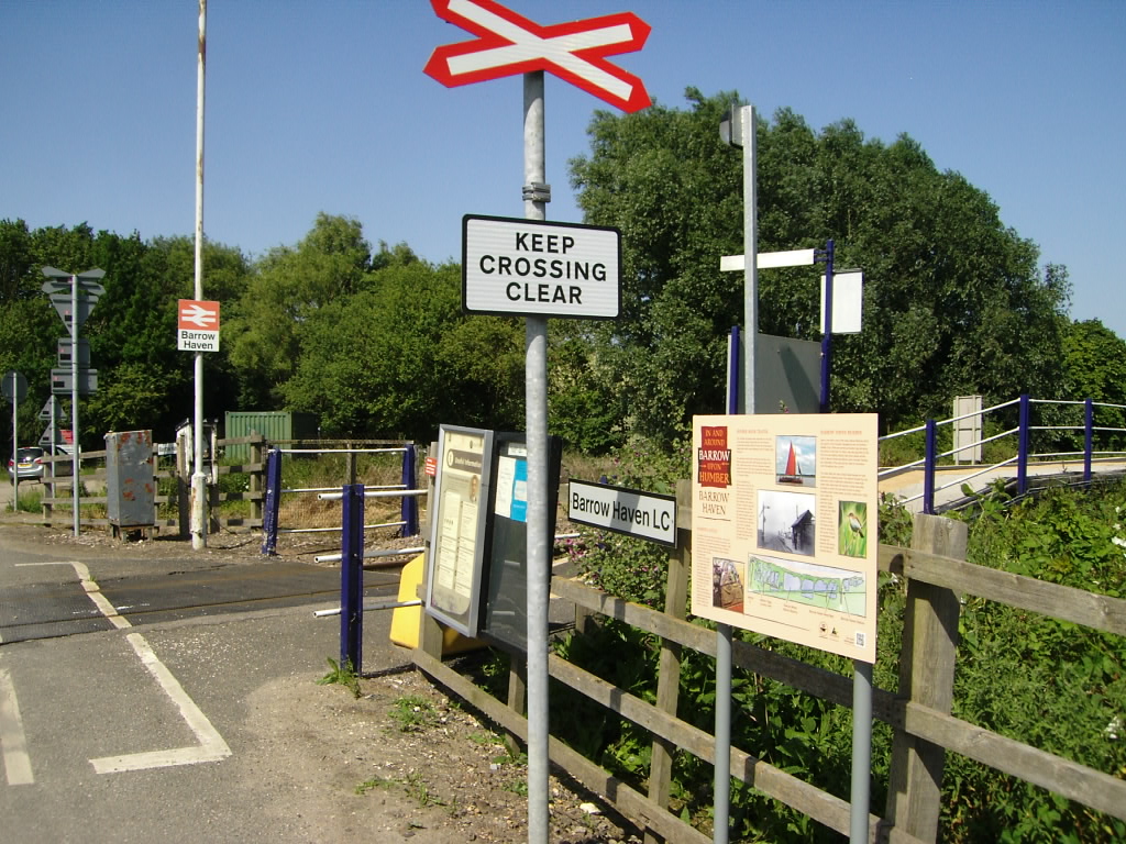 Approach_to_Barrow_Haven_Station.JPG